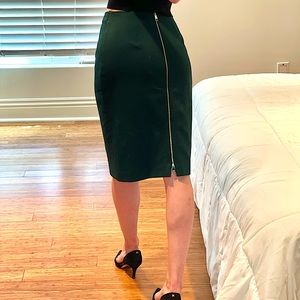 Dark green HUGO BOSS pencil skirt - EUC